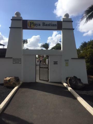 Reby Bastian Beach Costa Teguise Esterno foto